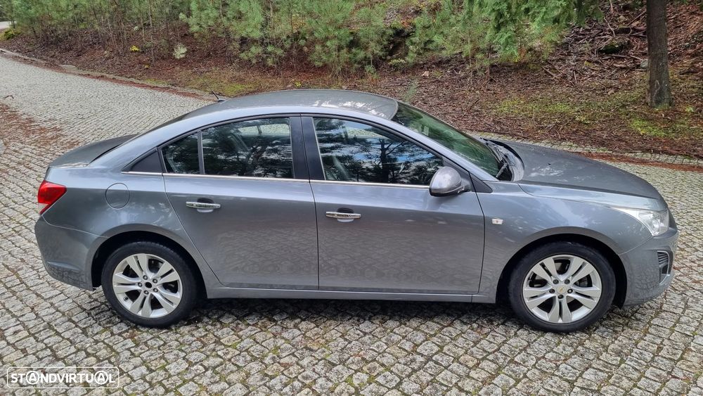 Chevrolet Cruze 1.7 VCDi LT - 4