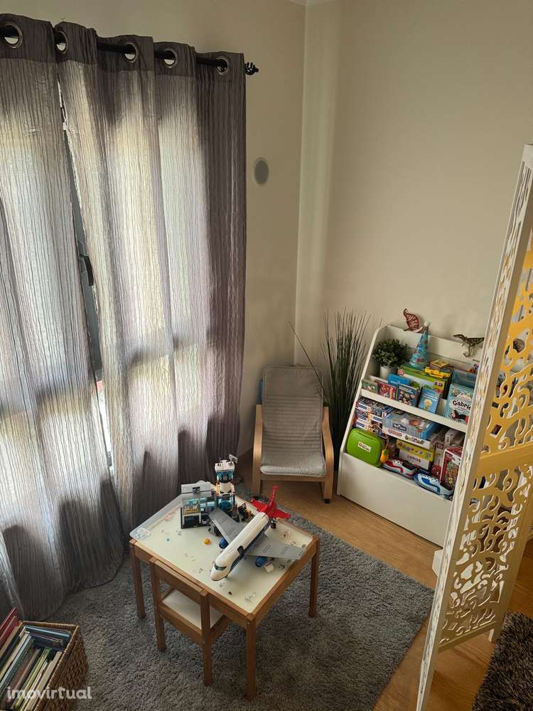 Apartamento T3 com 3 casas de banho e garagem - Grande imagem: 4/48