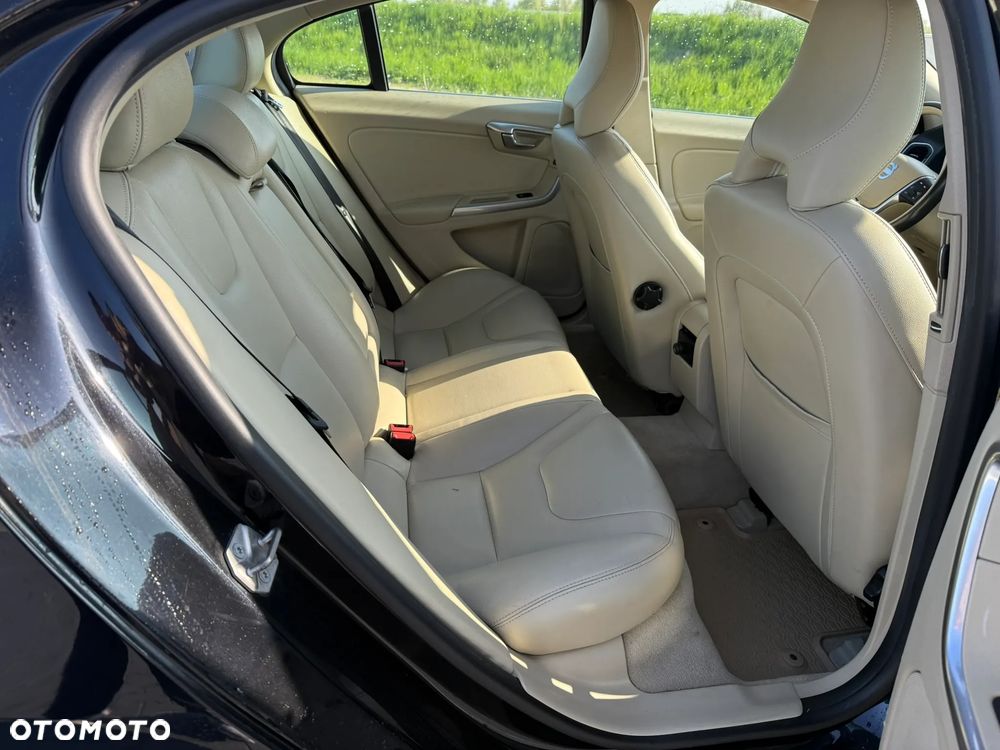 Volvo S60 T3 Summum - 14