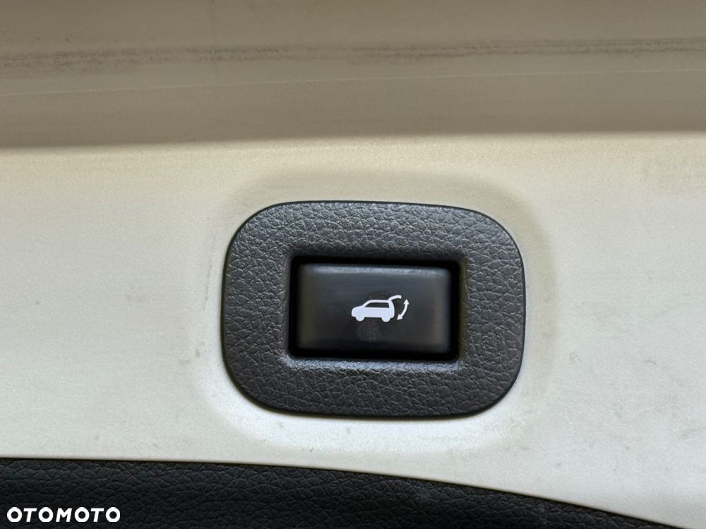 Nissan X-Trail 1.6 DCi Tekna 2WD Xtronic 7os - 32