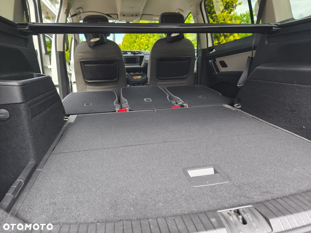 Volkswagen Touran - 4