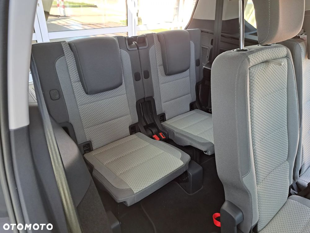 Volkswagen Touran 1.5 TSI EVO Special Edition DSG - 17