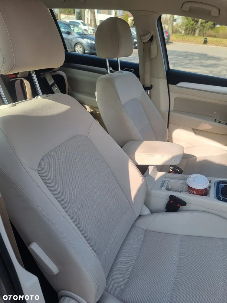 Volkswagen Passat - 10
