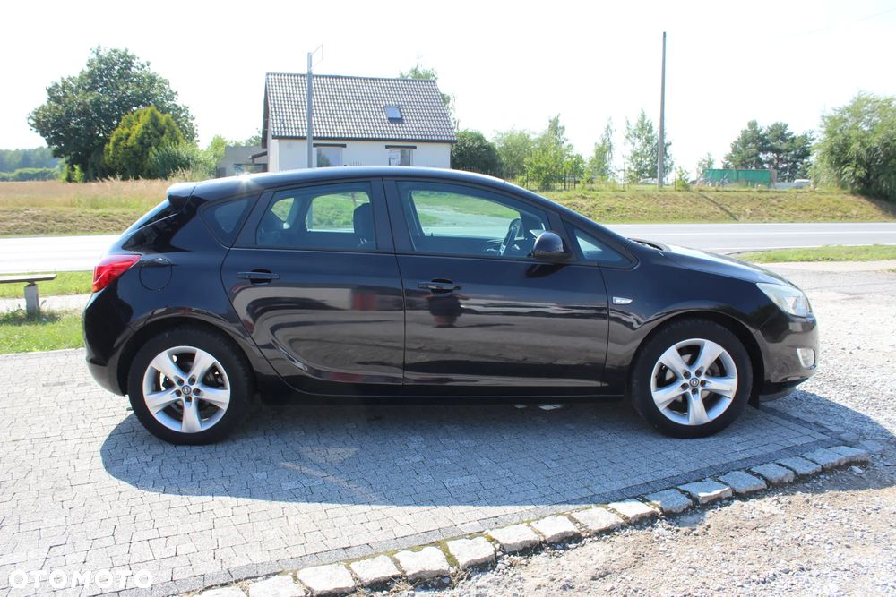 Opel Astra 1.6 NAVI - 10