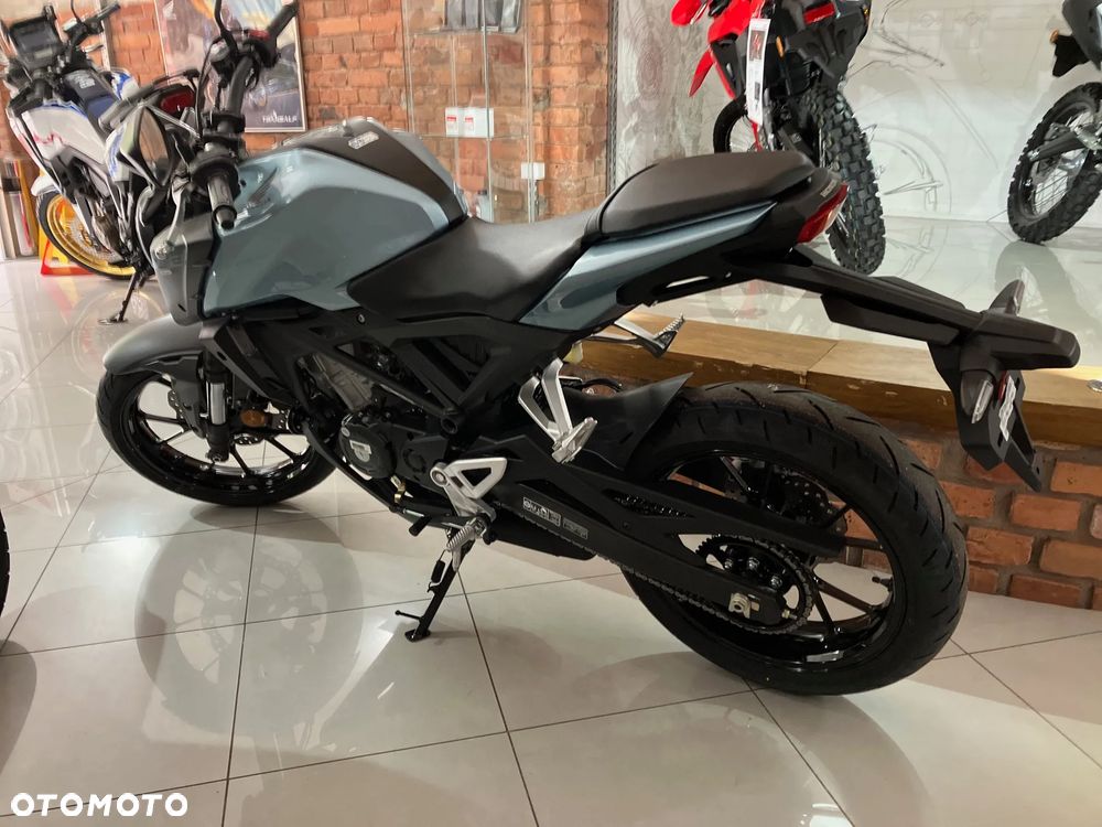 Honda CB - 2