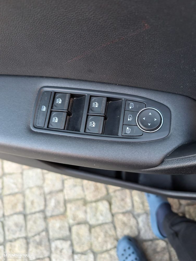 Renault Captur BLUE dCi 115 BUSINESS EDITION - 13