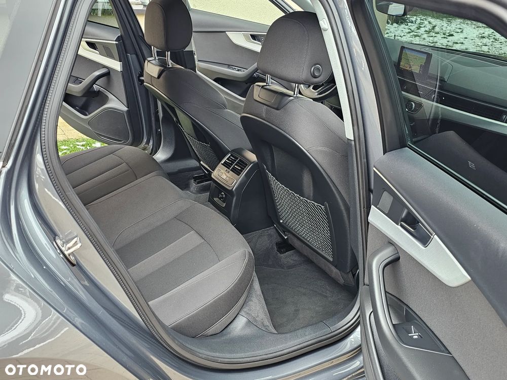 Audi A4 Avant 35 TFSI sport - 33