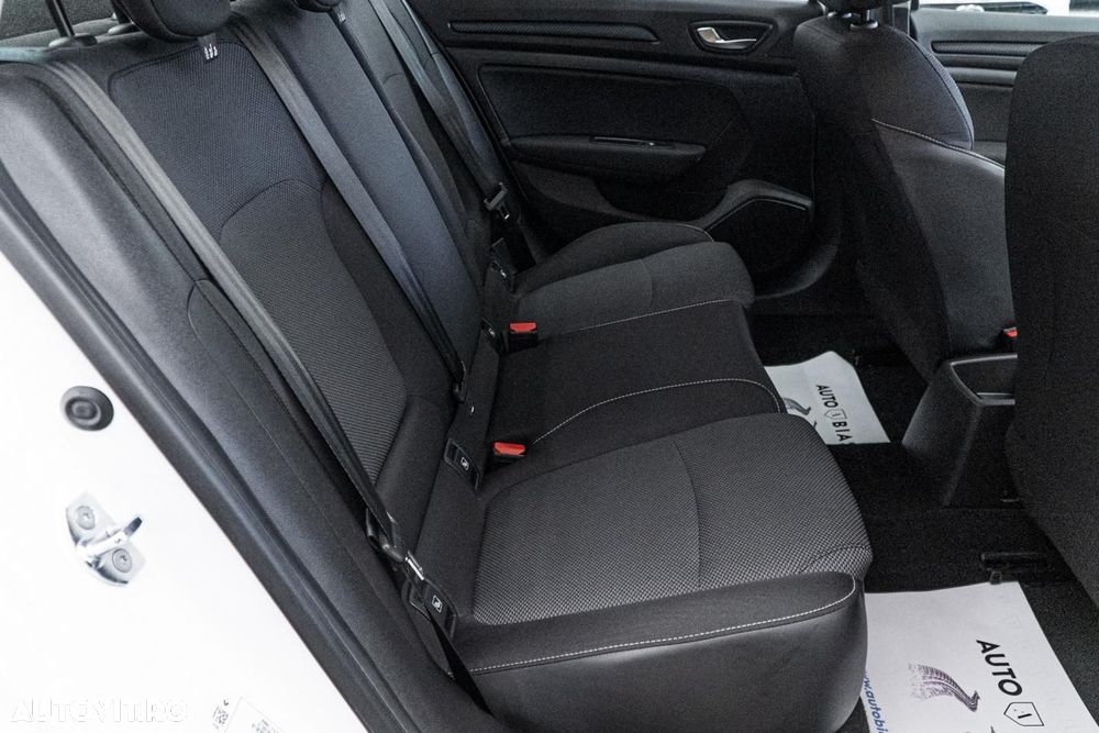 Renault Megane BLUE dCi 115 INTENS - 9