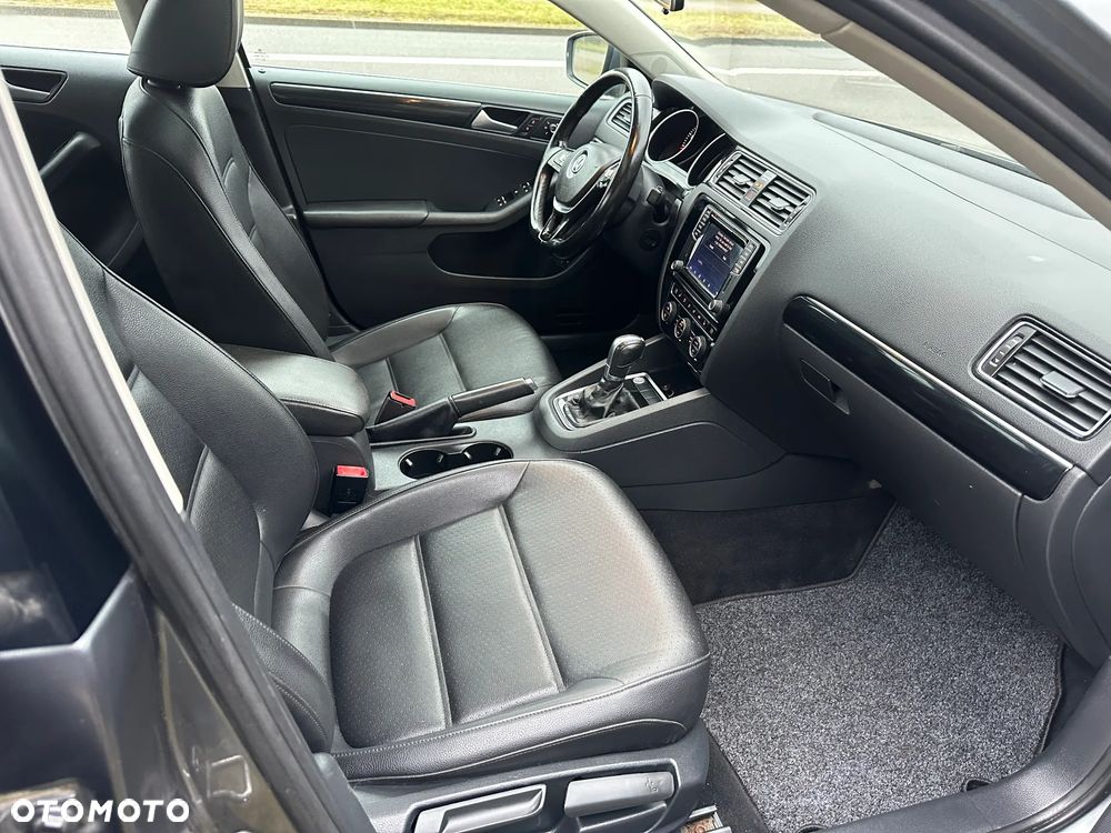 Volkswagen Jetta - 20