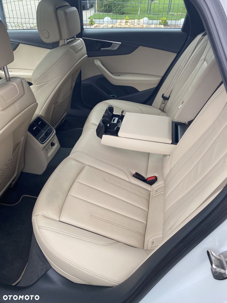 Audi A4 Limousine 45 TFSI Quattro S tronic - 17