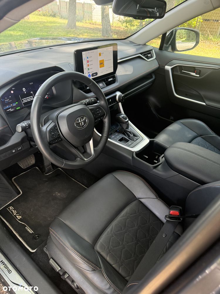 Toyota RAV4 - 10