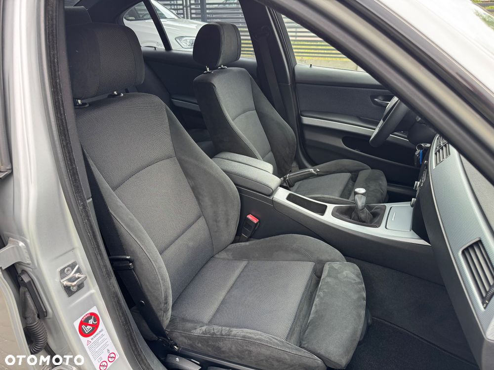 BMW Seria 3 318d M Sport EU6 - 7
