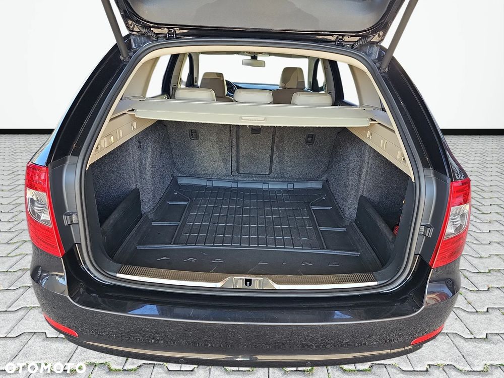 Skoda Superb 2.0 TSI Elegance DSG - 32
