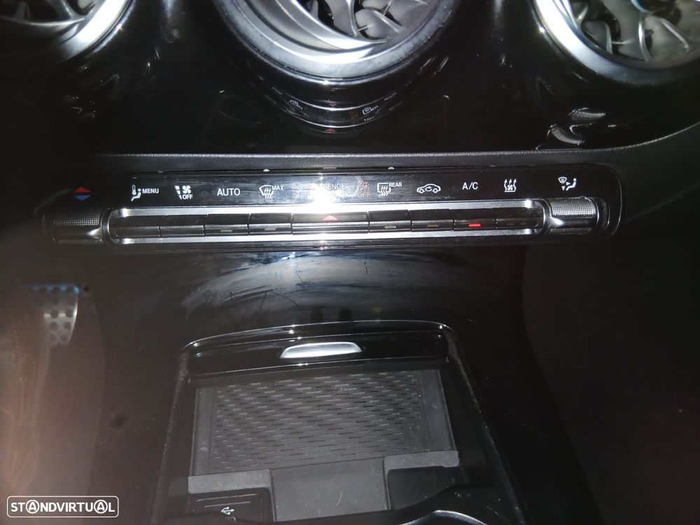 Mercedes-Benz A 250 e AMG Line - 26