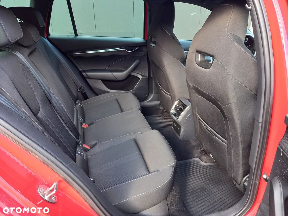 Skoda Octavia 2.0 TDI 4x4 Sportline DSG - 8