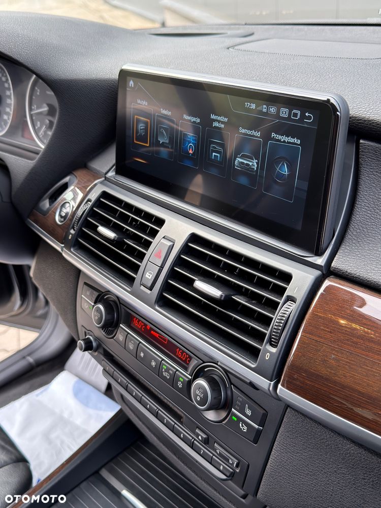 BMW X5 xDrive48i - 15