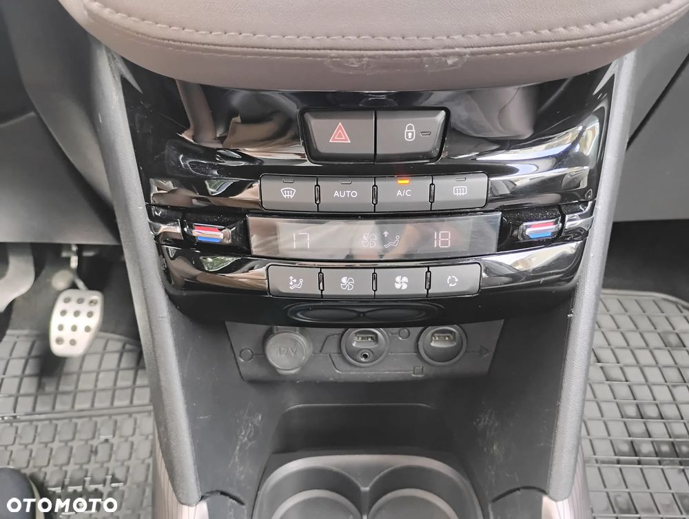Peugeot 2008 1.6 e-HDi Allure S&S - 15