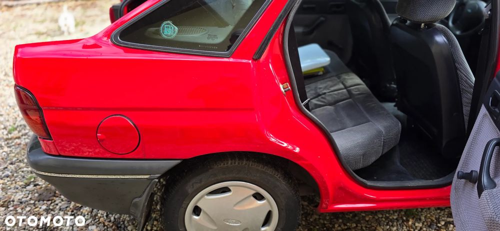 Ford Escort 1.3 CL - 12