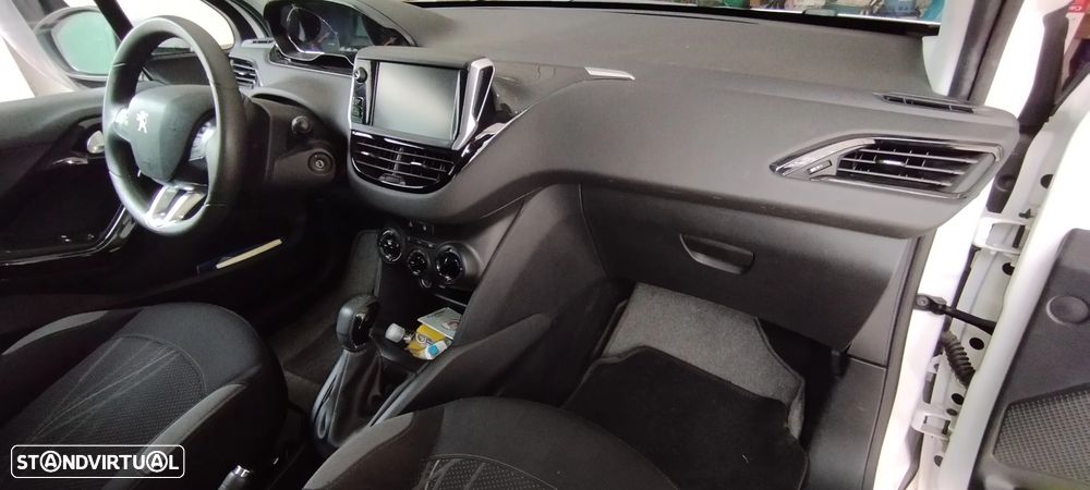 Peugeot 208 1.4 HDi Active - 4