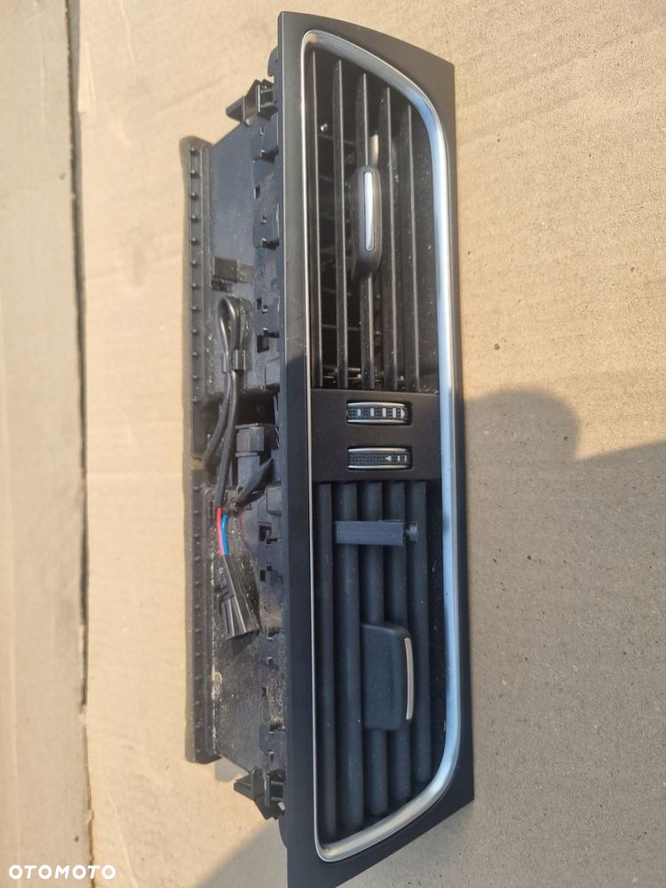 Kratka nawiewu powietrza Audi A4 A5 8T1820951E - 1