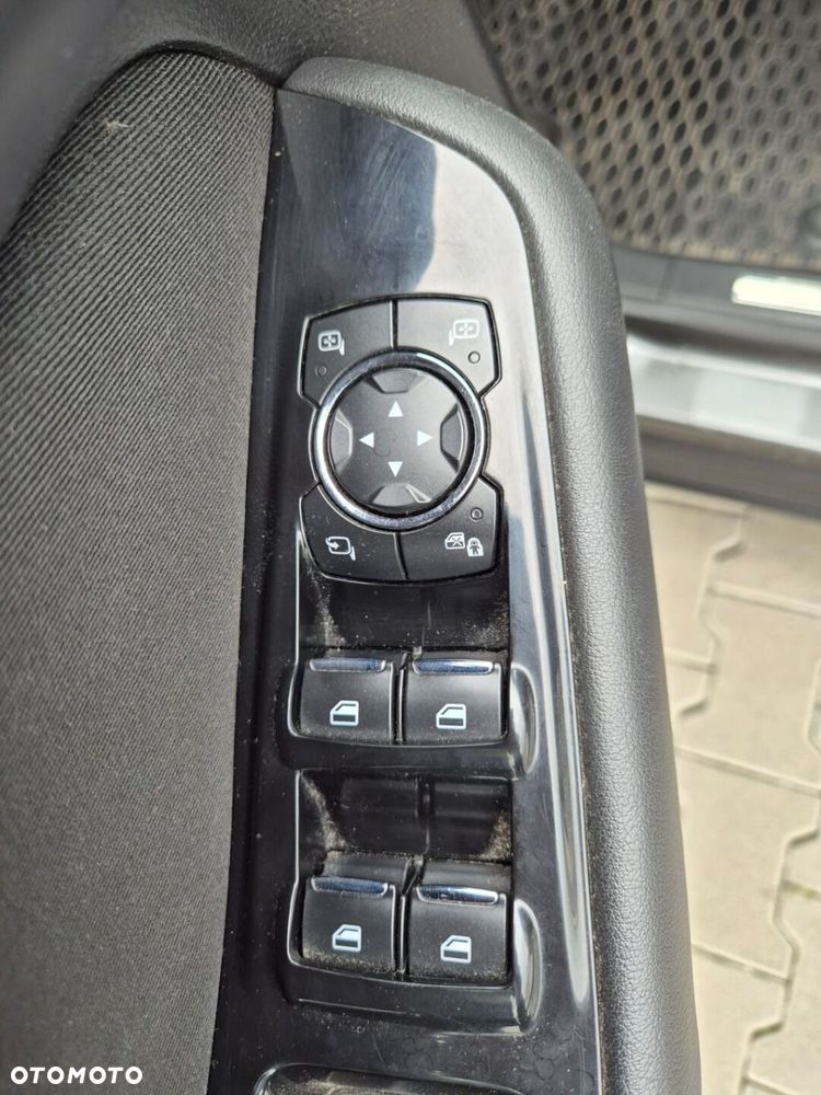 Ford S-Max 2.0 TDCi Titanium PowerShift - 9