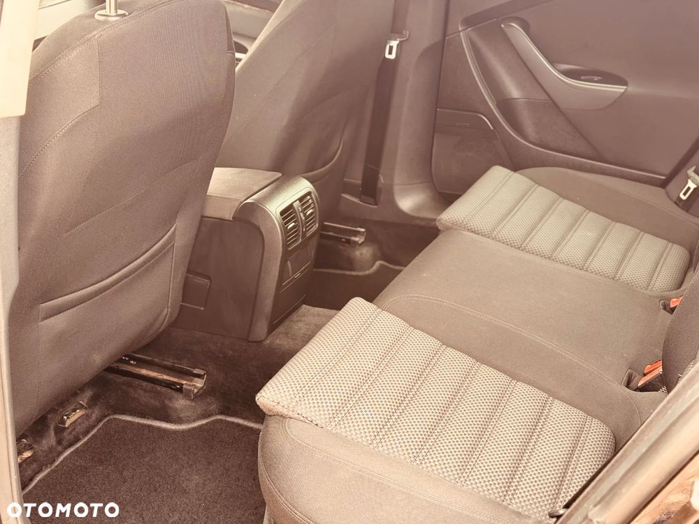 Volkswagen Passat - 21