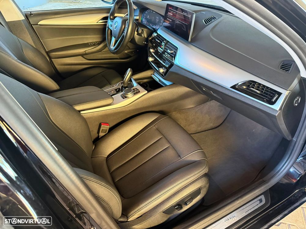 BMW 530 e Line Luxury - 15