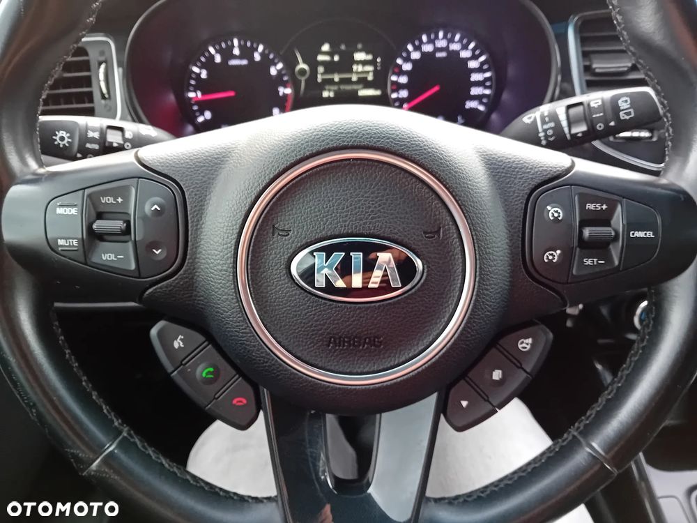 Kia Carens 1.6 GDI L 7os - 22