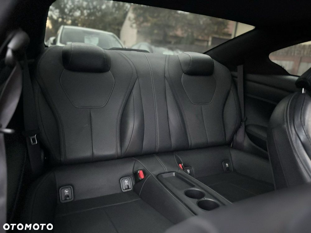 Infiniti Q60 - 25