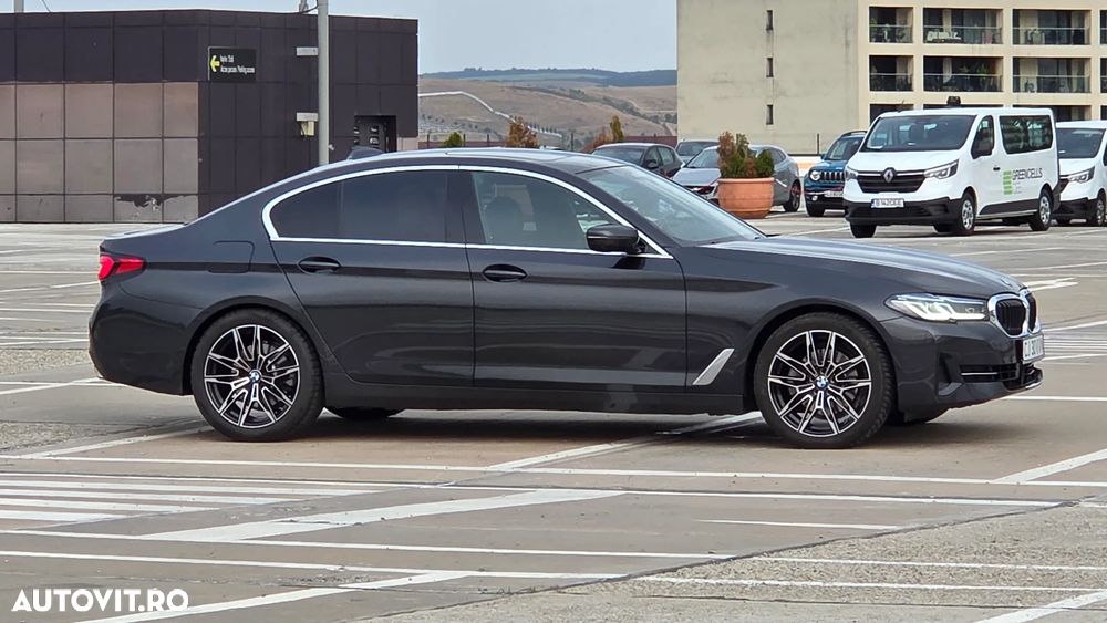 BMW Seria 5 520d AT MHEV - 30