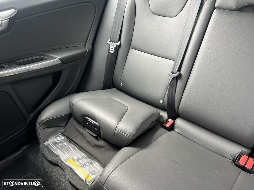 Volvo V60 Cross Country 2.0 D4 Plus - 14
