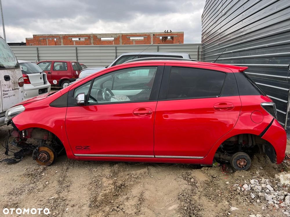 Toyota Yaris III (3PO) części drzwi zderzak lampa klapa deska maska fotele