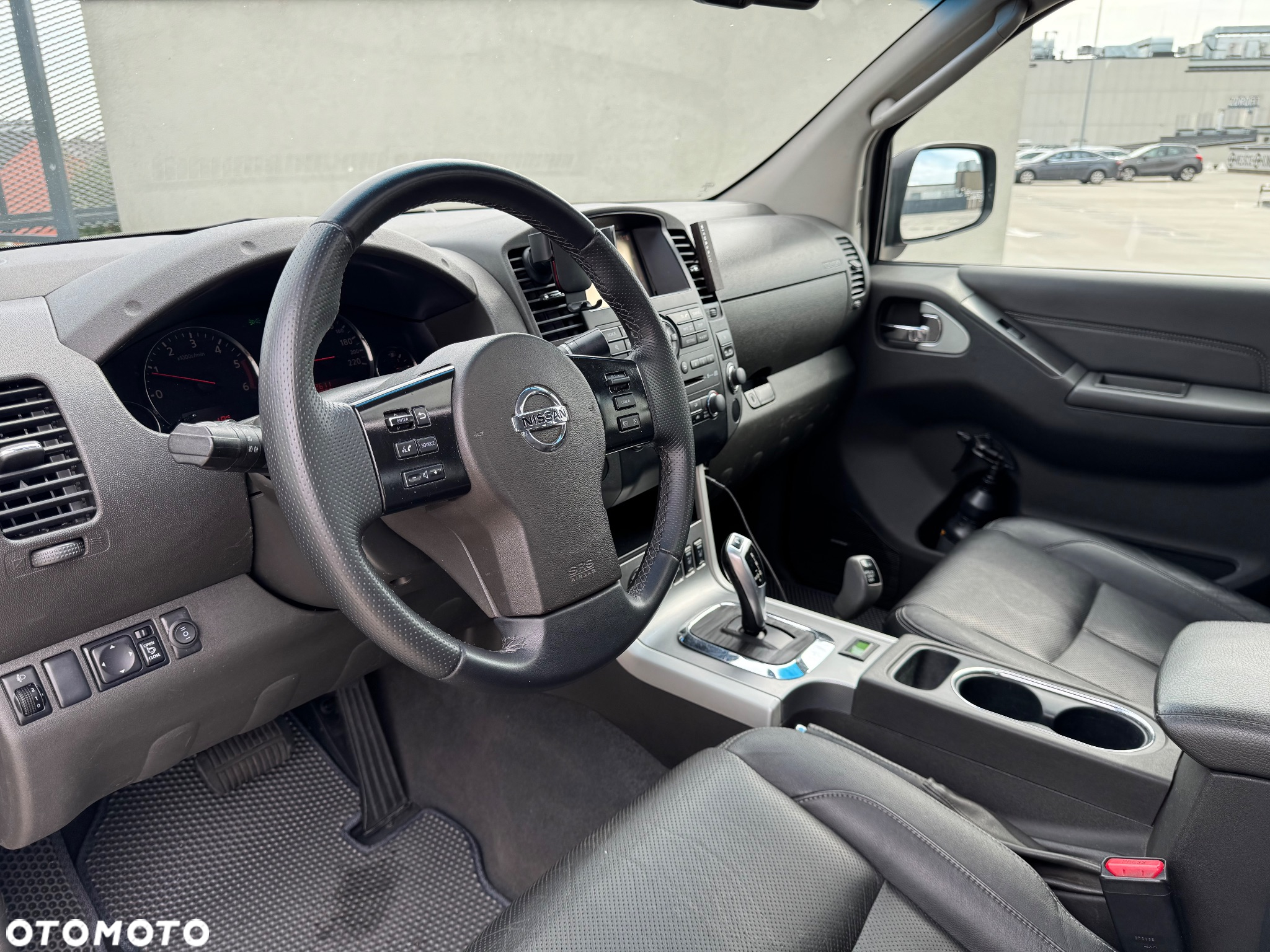 Nissan Navara 3.0 D V6 Platinum Long EU5 - 17