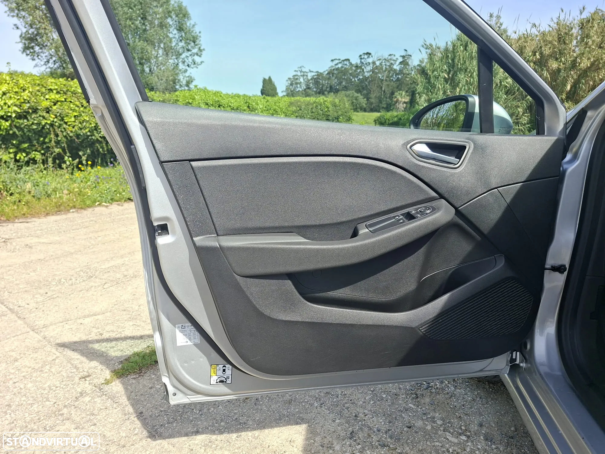 Renault Clio 1.6 E-Tech Edition One - 20