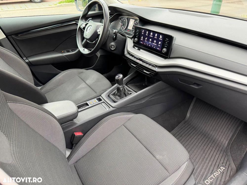 Skoda Octavia 2.0 TDI DSG Style - 2
