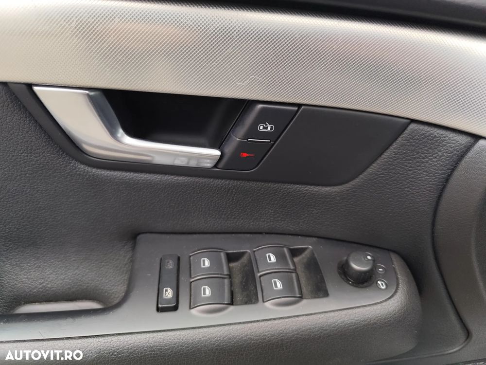 Audi A4 2.0 T FSI multitronic - 13