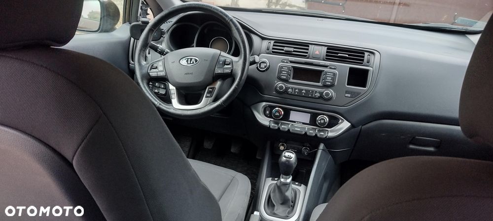 Kia Rio - 10