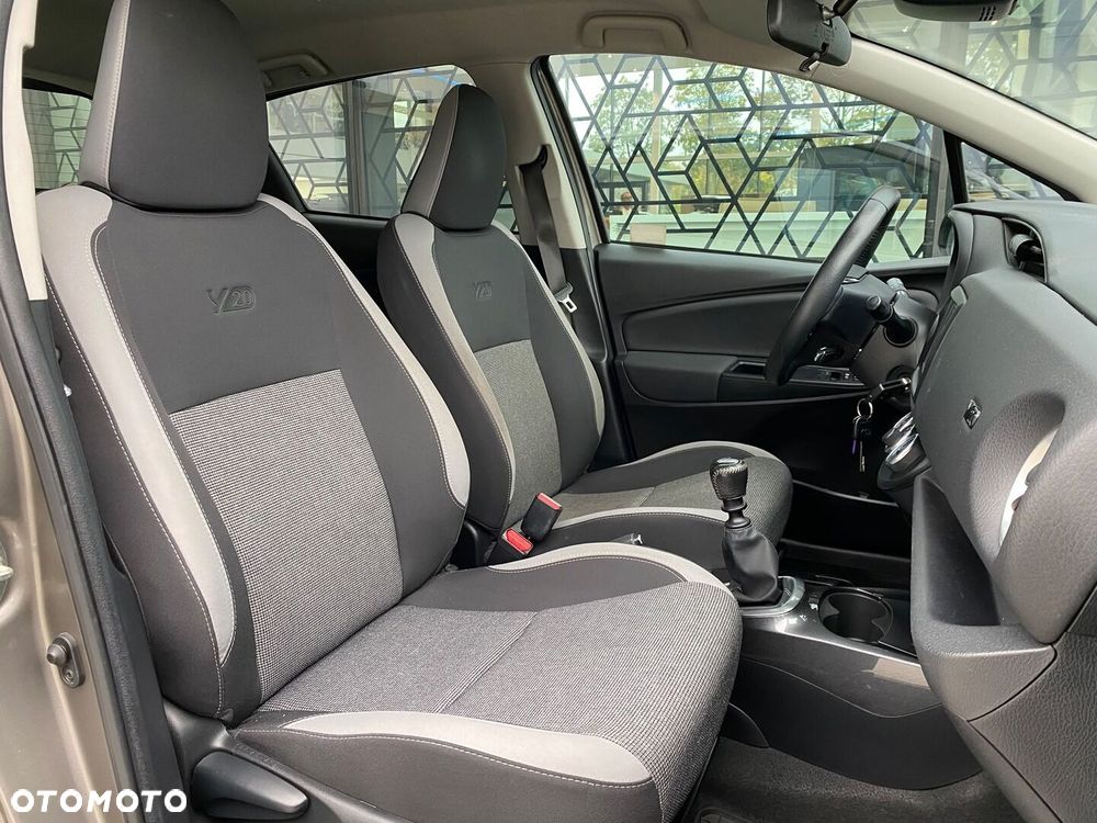 Toyota Yaris 1.5 Premium - 20