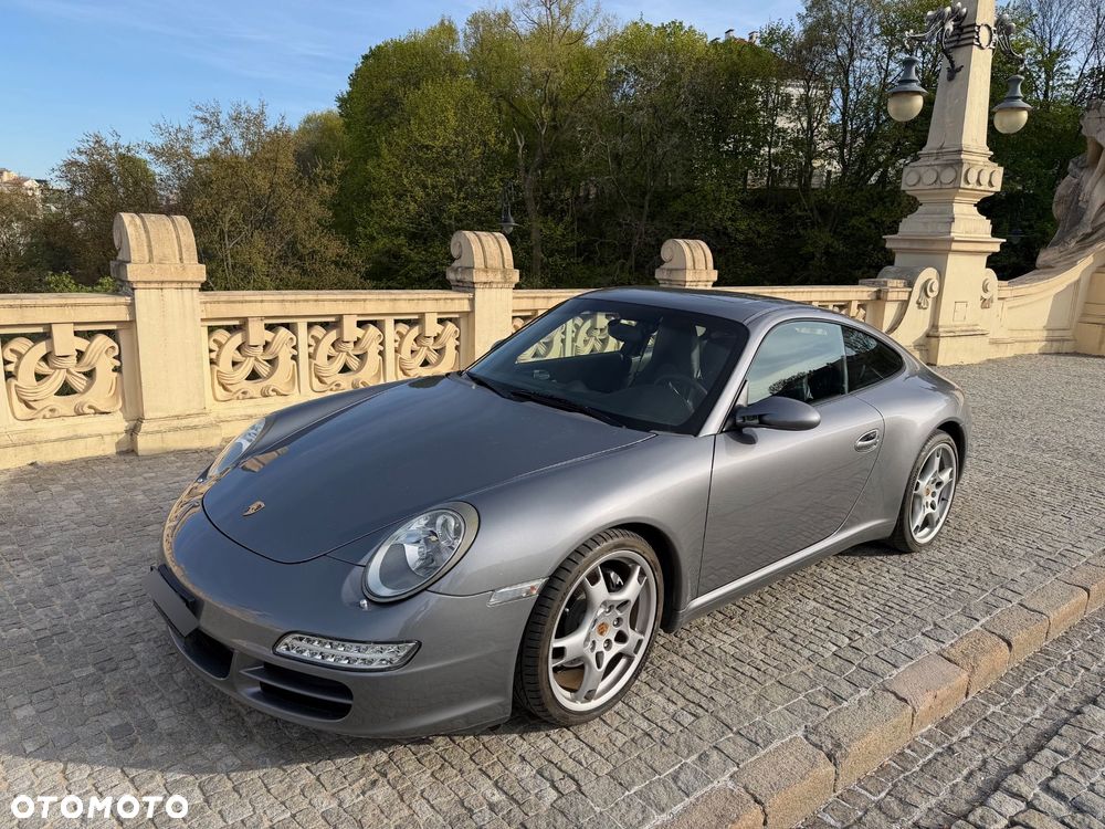 Porsche 911 Carrera - 1