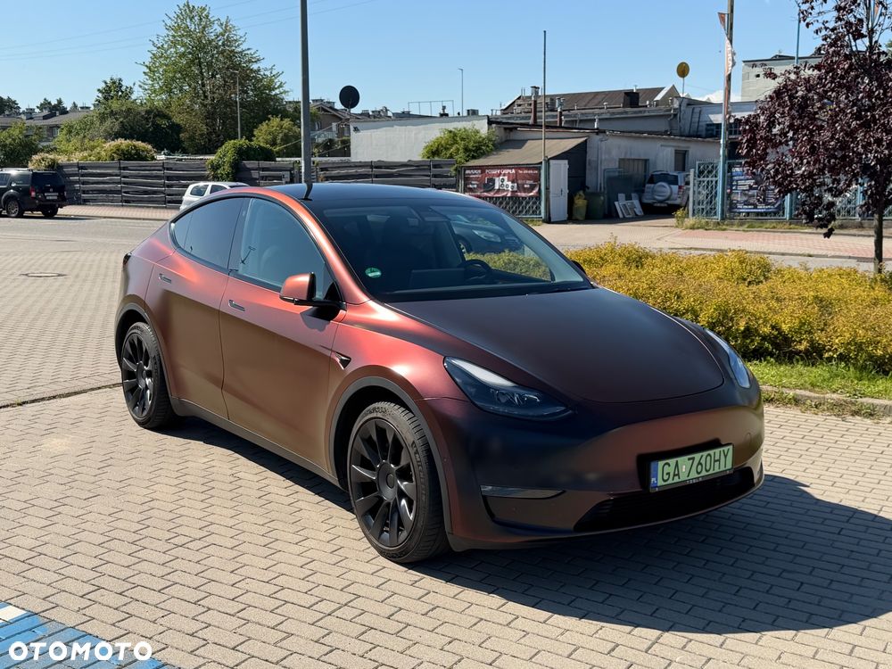 Tesla Model Y Long Range AWD - 2