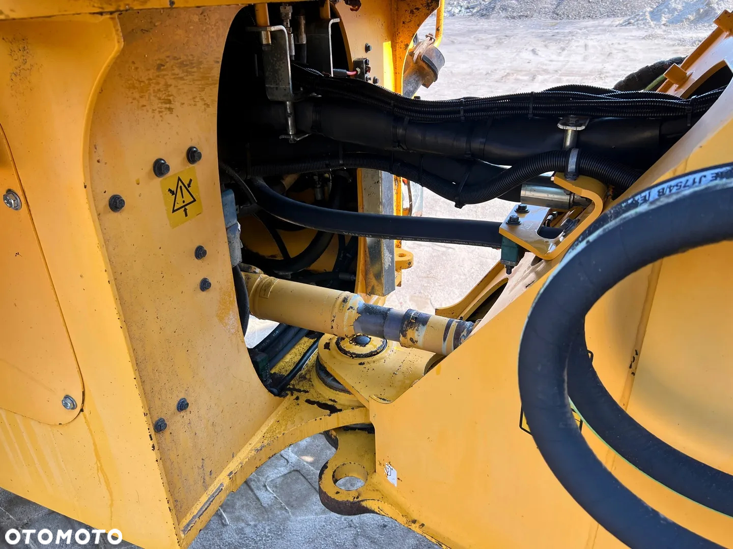 Volvo L110F - 10