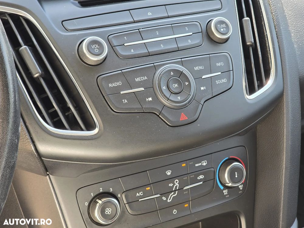 Ford Focus 1.0 EcoBoost Trend - 23