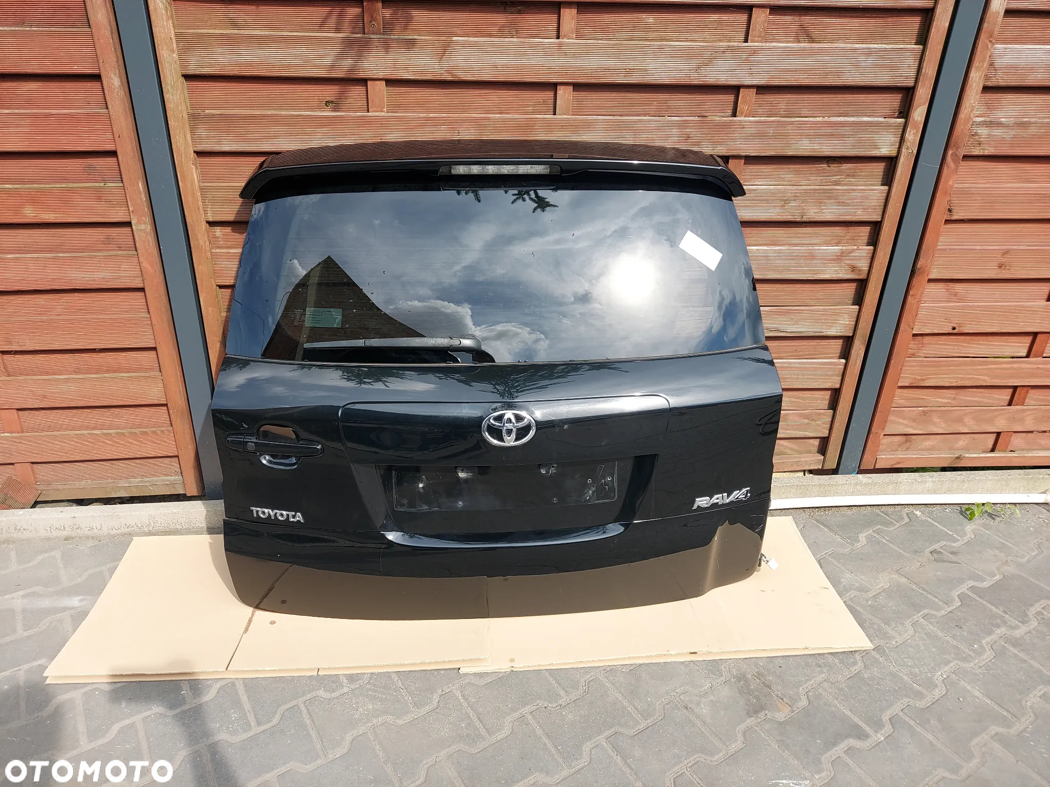 Toyota Rav4 III Klapa bagażnika 06-2012 bez rdzy - 4
