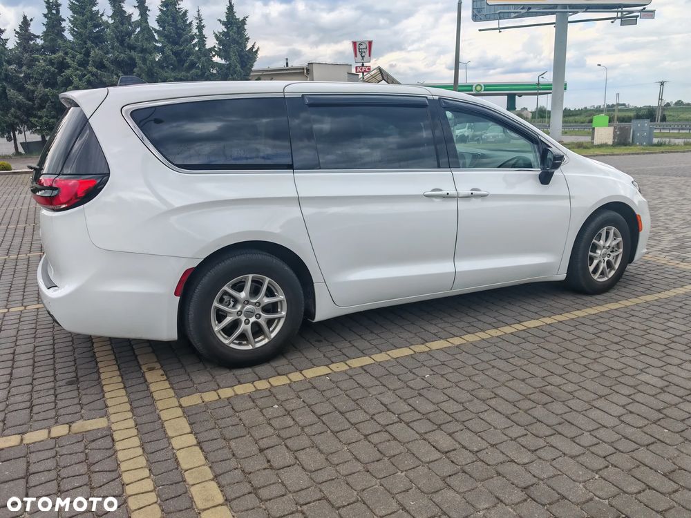 Chrysler Pacifica - 5