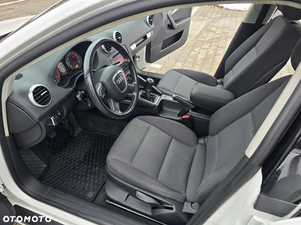 Audi A3 Sportback 2.0 TDI DPF Quattro Attraction - 19