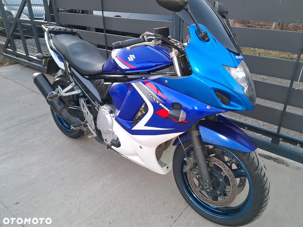 Suzuki GSX - 4