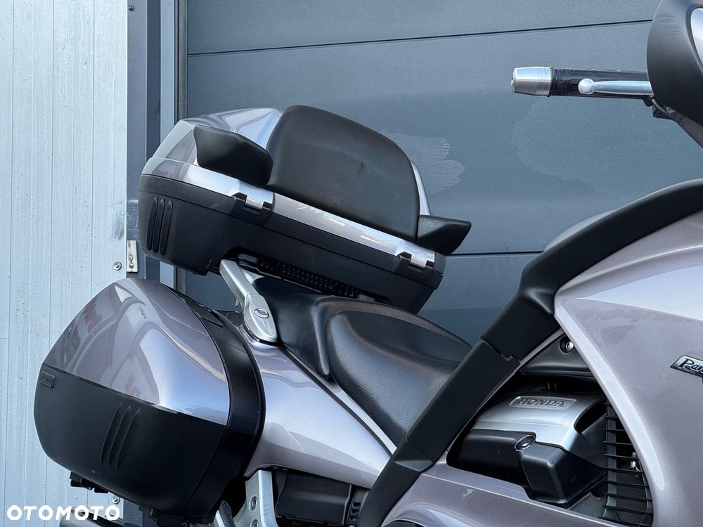 Honda ST - 6
