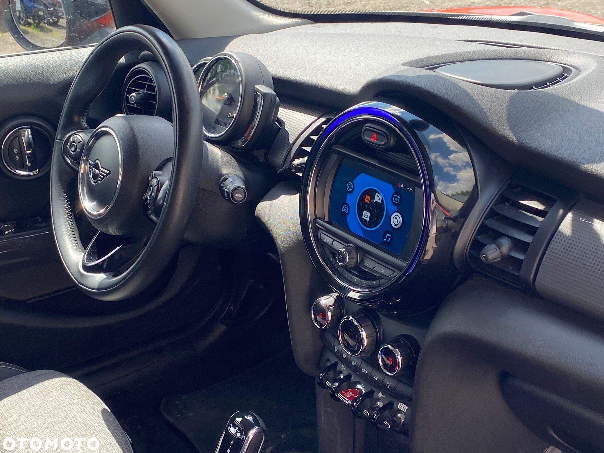MINI Cooper Standard - 18