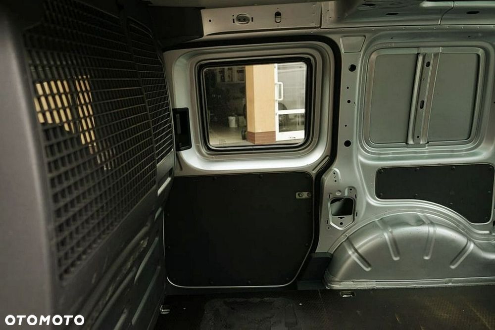 Volkswagen Caddy - 23