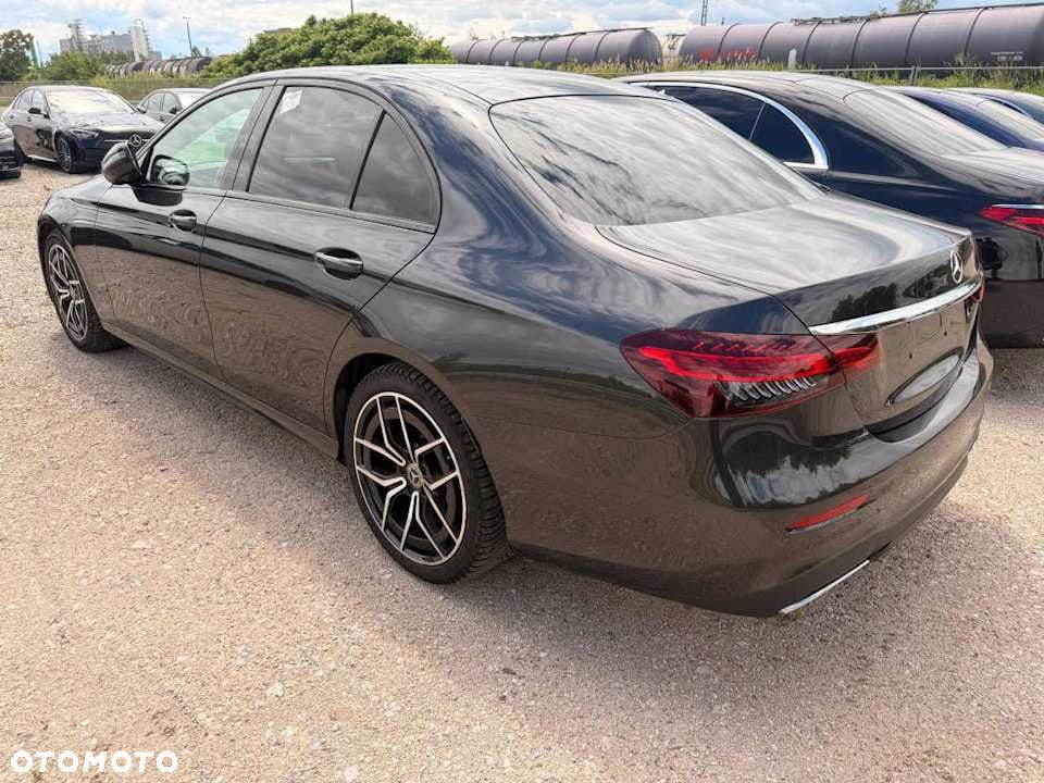 Mercedes-Benz Klasa E 220 d 4Matic 9G-TRONIC AMG Line - 5